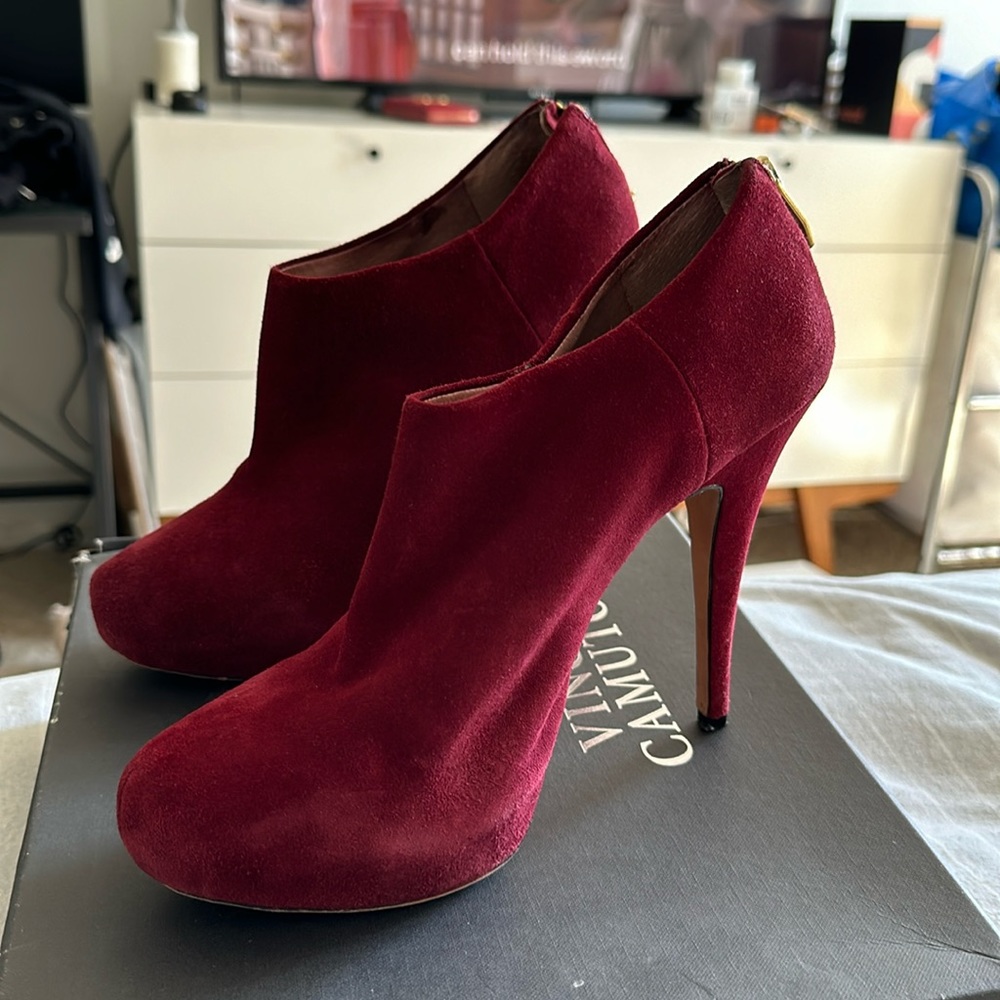Vince Camino VC-JERRELL Ruby Red True Suede Ankle Booties